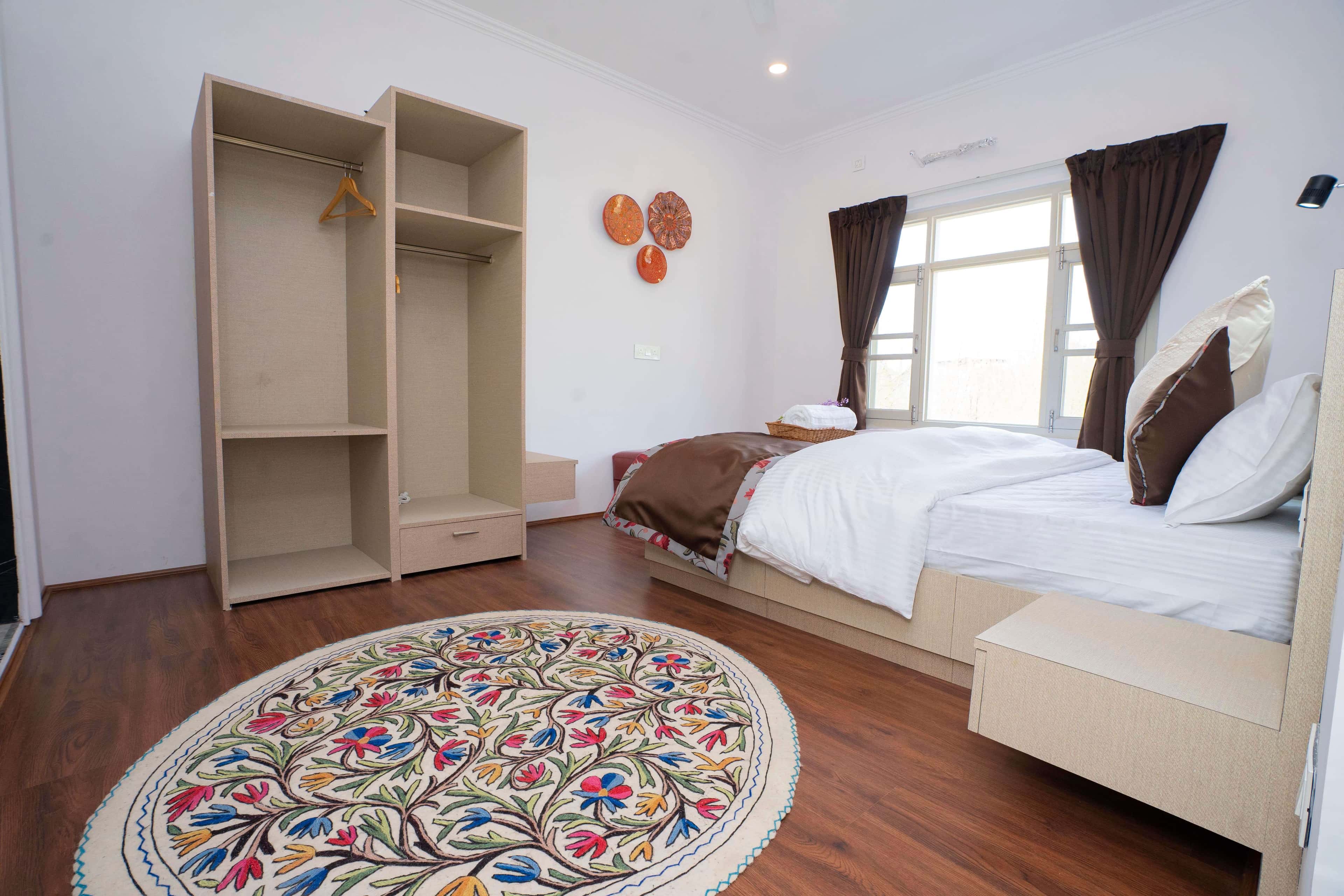 Posh (1C) — Maskan apartment, Srinagar