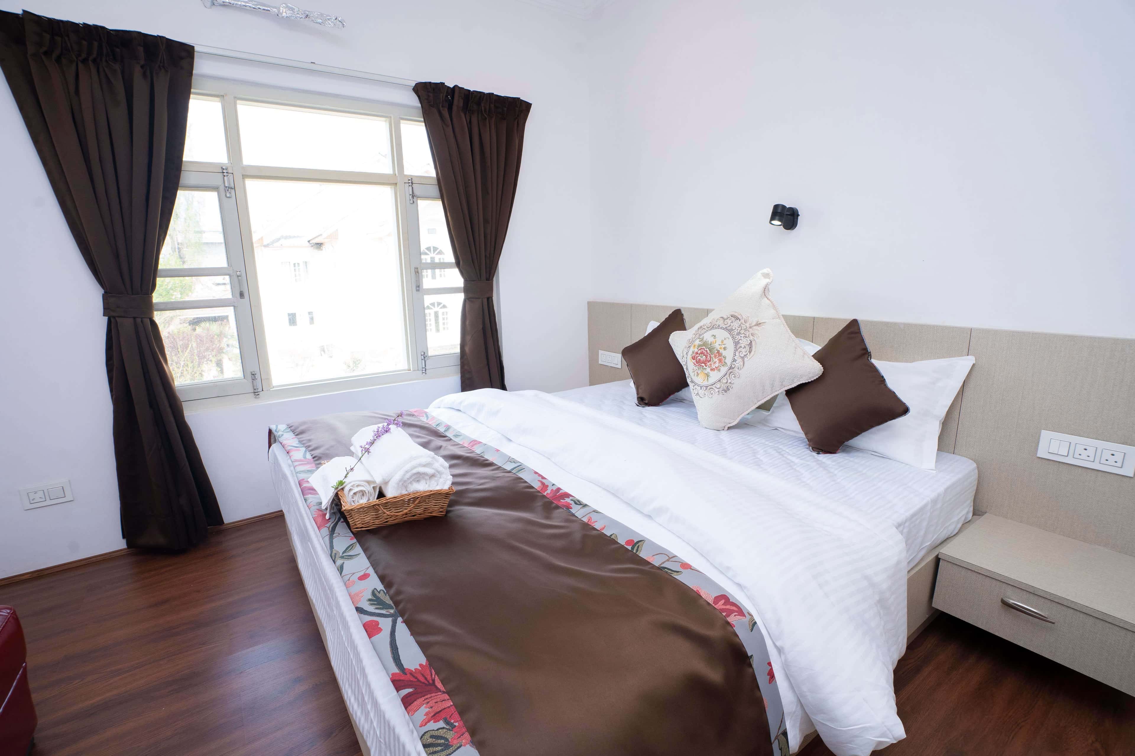 Posh (1C) — Maskan apartment, Srinagar