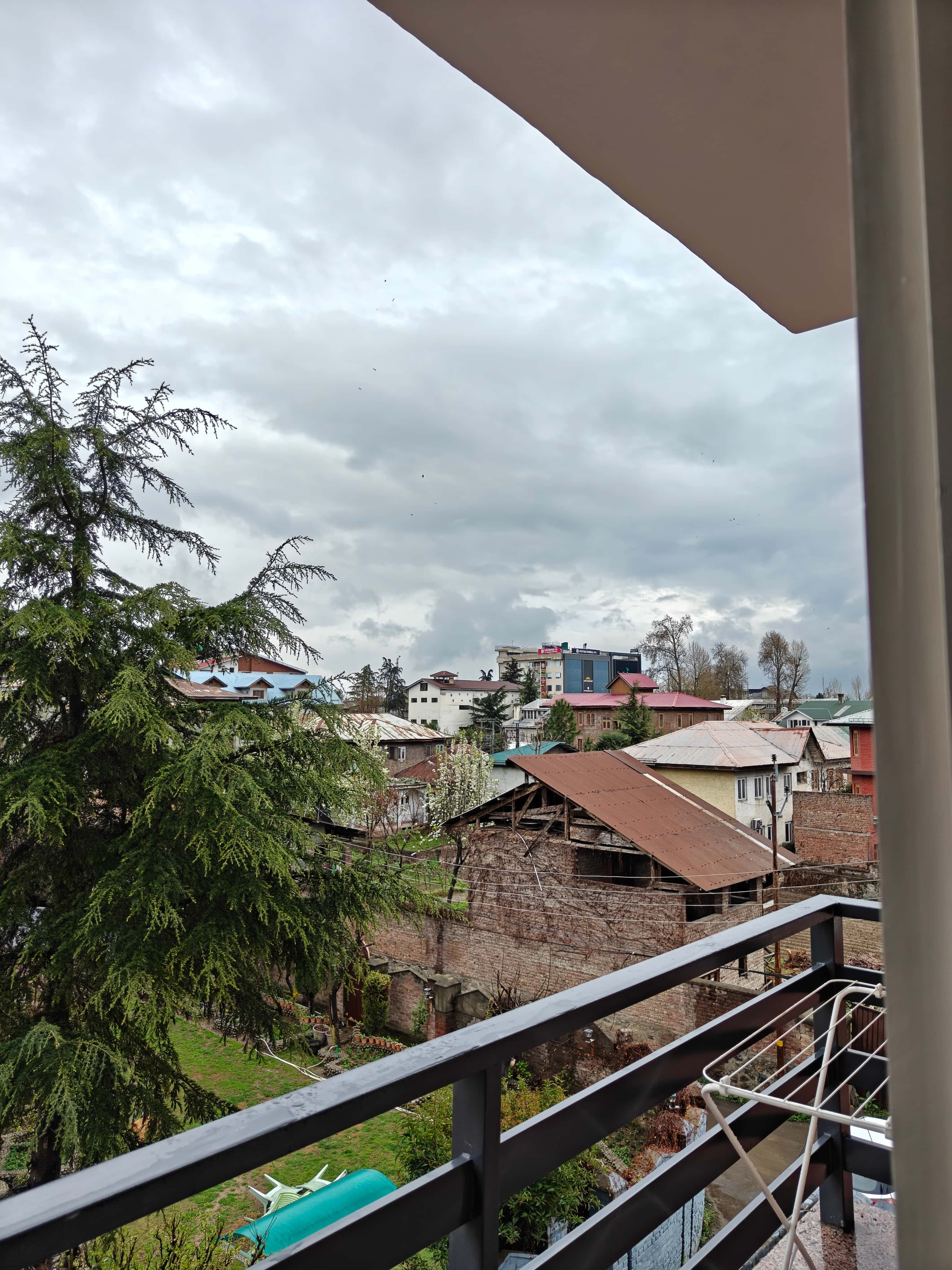 Gulab (2C) — Maskan apartment, Srinagar