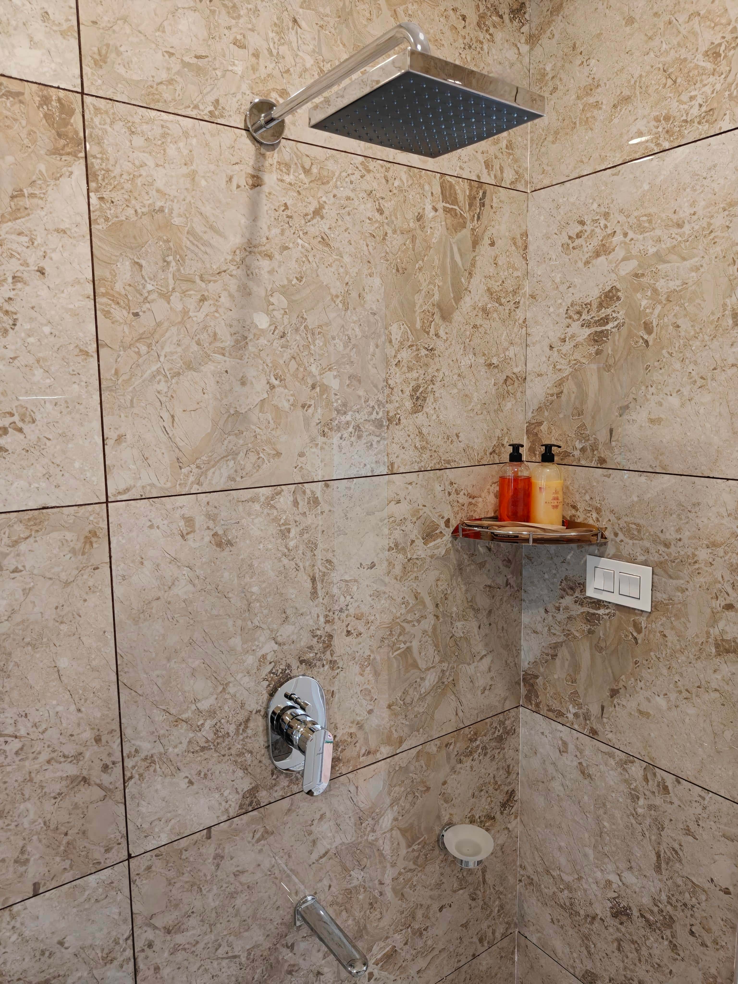 Gulab (2C) — Maskan apartment, Srinagar