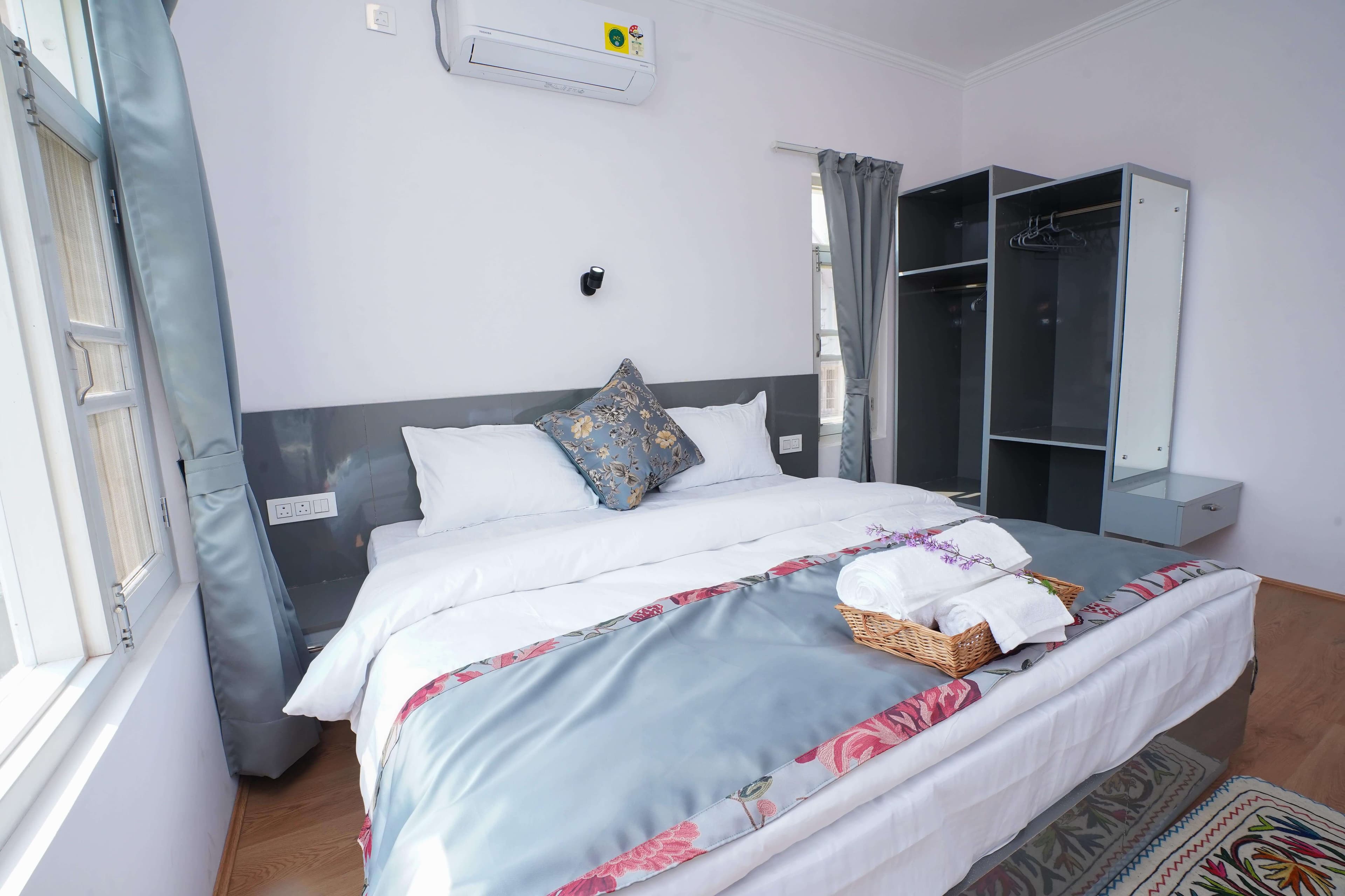 Nazm (1B) — Maskan apartment, Srinagar