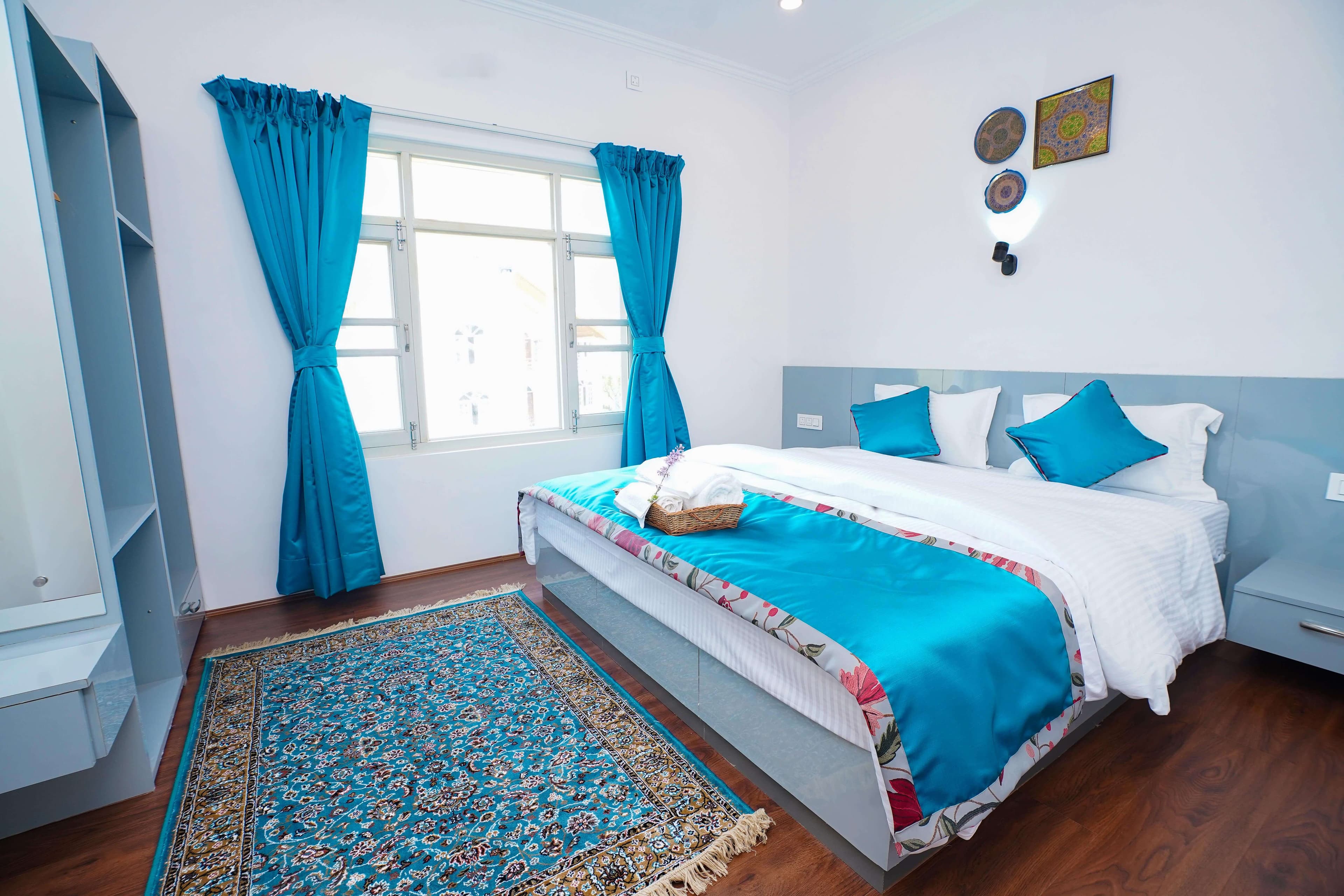 Posh (1C) — Maskan apartment, Srinagar