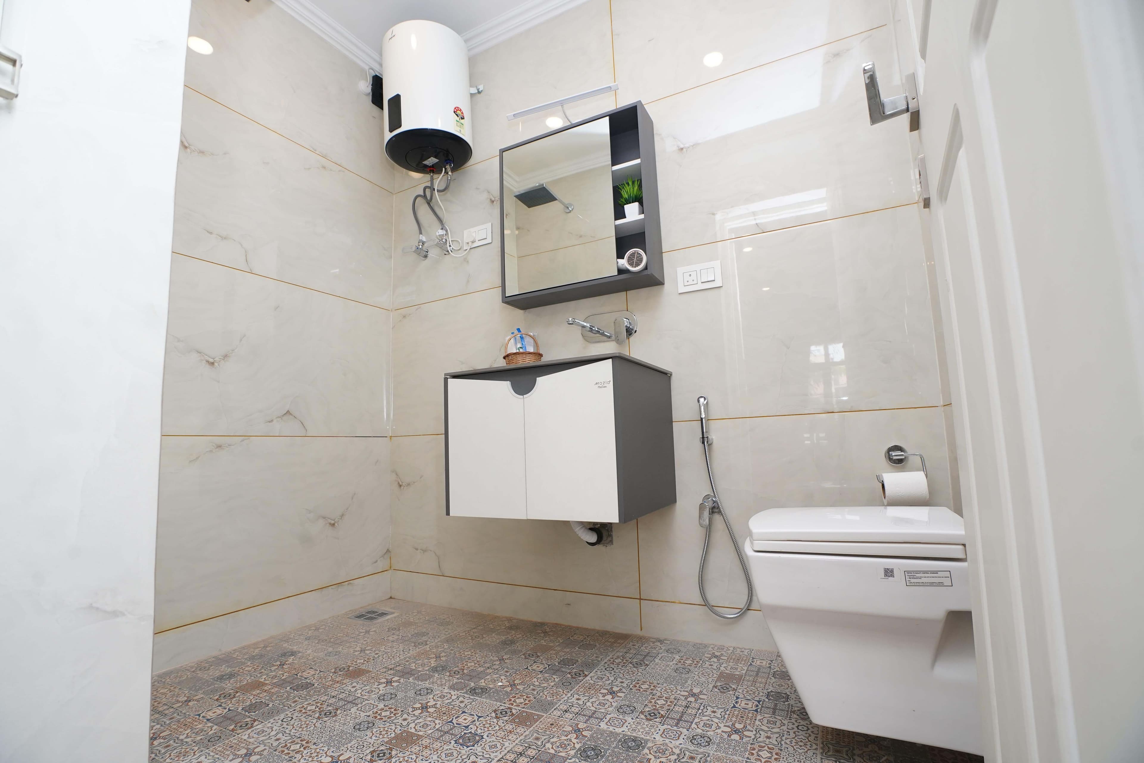 Posh (1C) — Maskan apartment, Srinagar