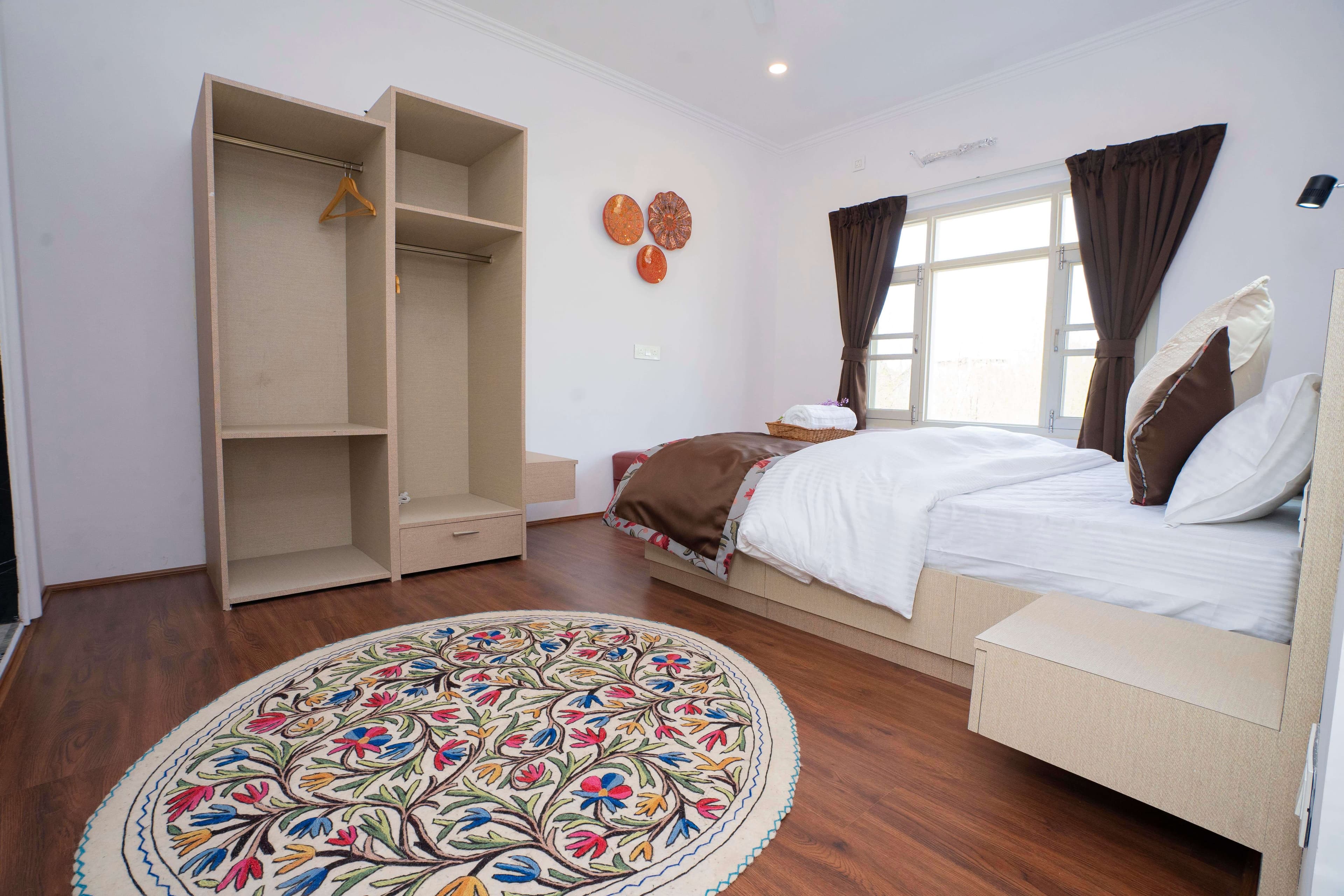 Posh (1C) — Maskan apartment, Srinagar