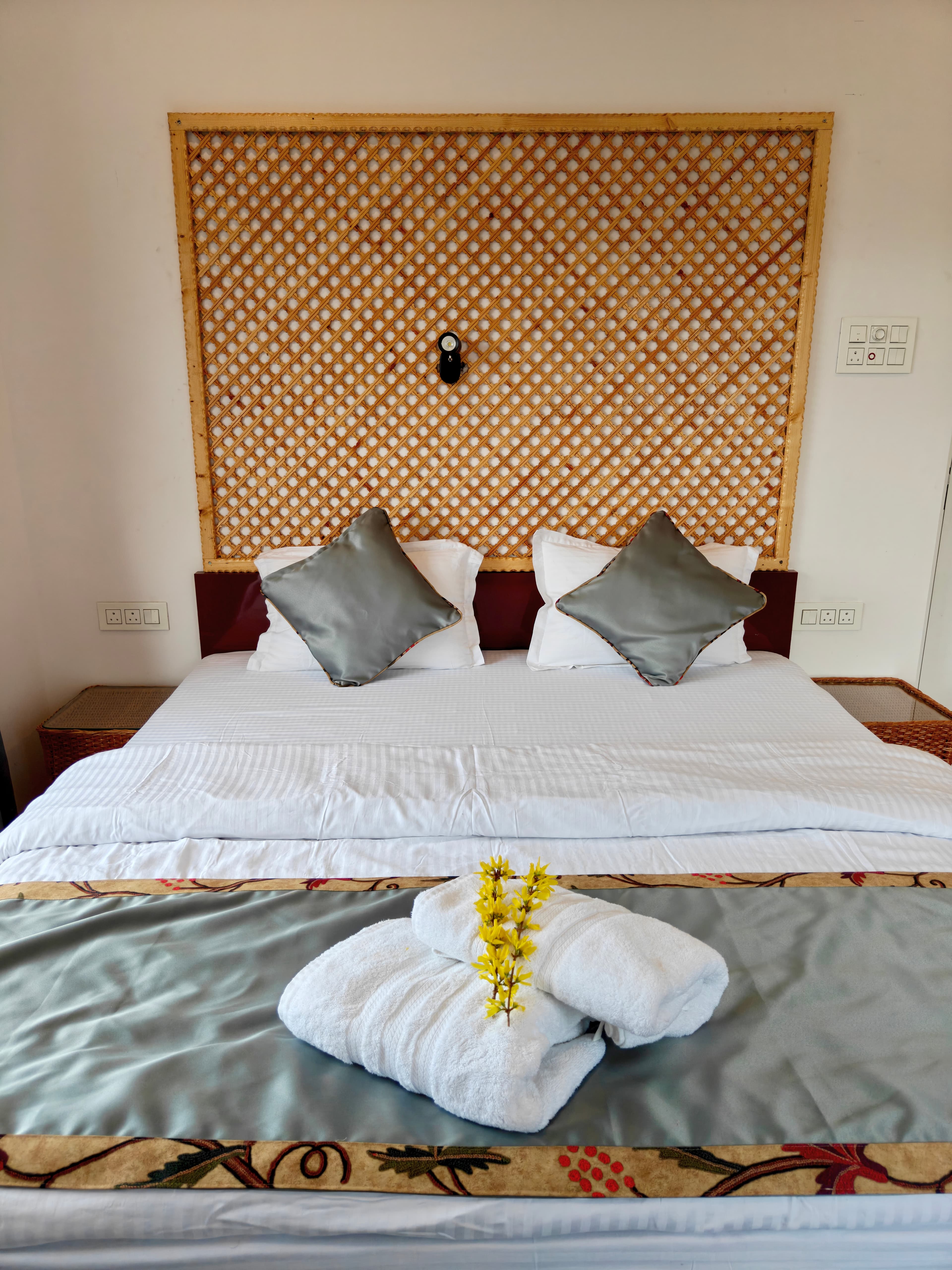 Bahaar (2A) — Maskan apartment, Srinagar