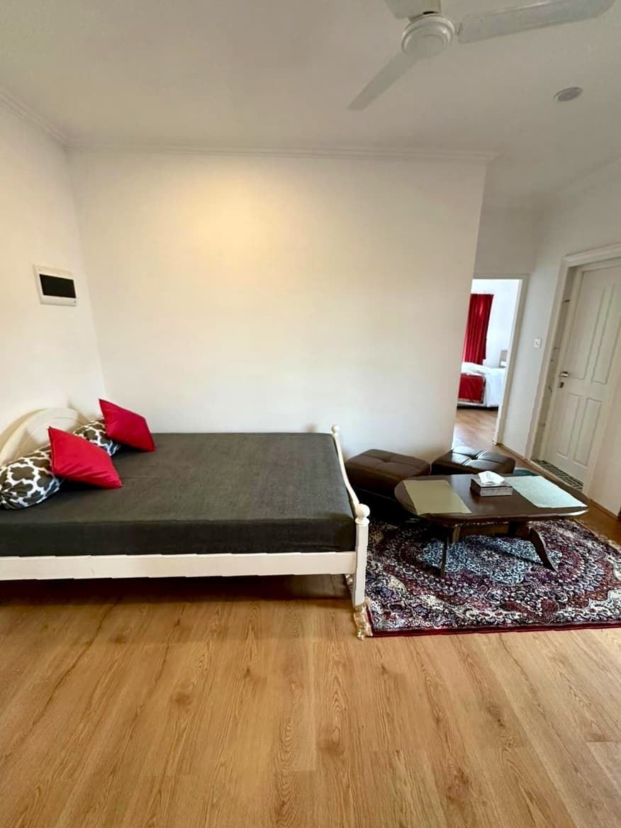 Mehfil (2B) — Maskan apartment, Srinagar