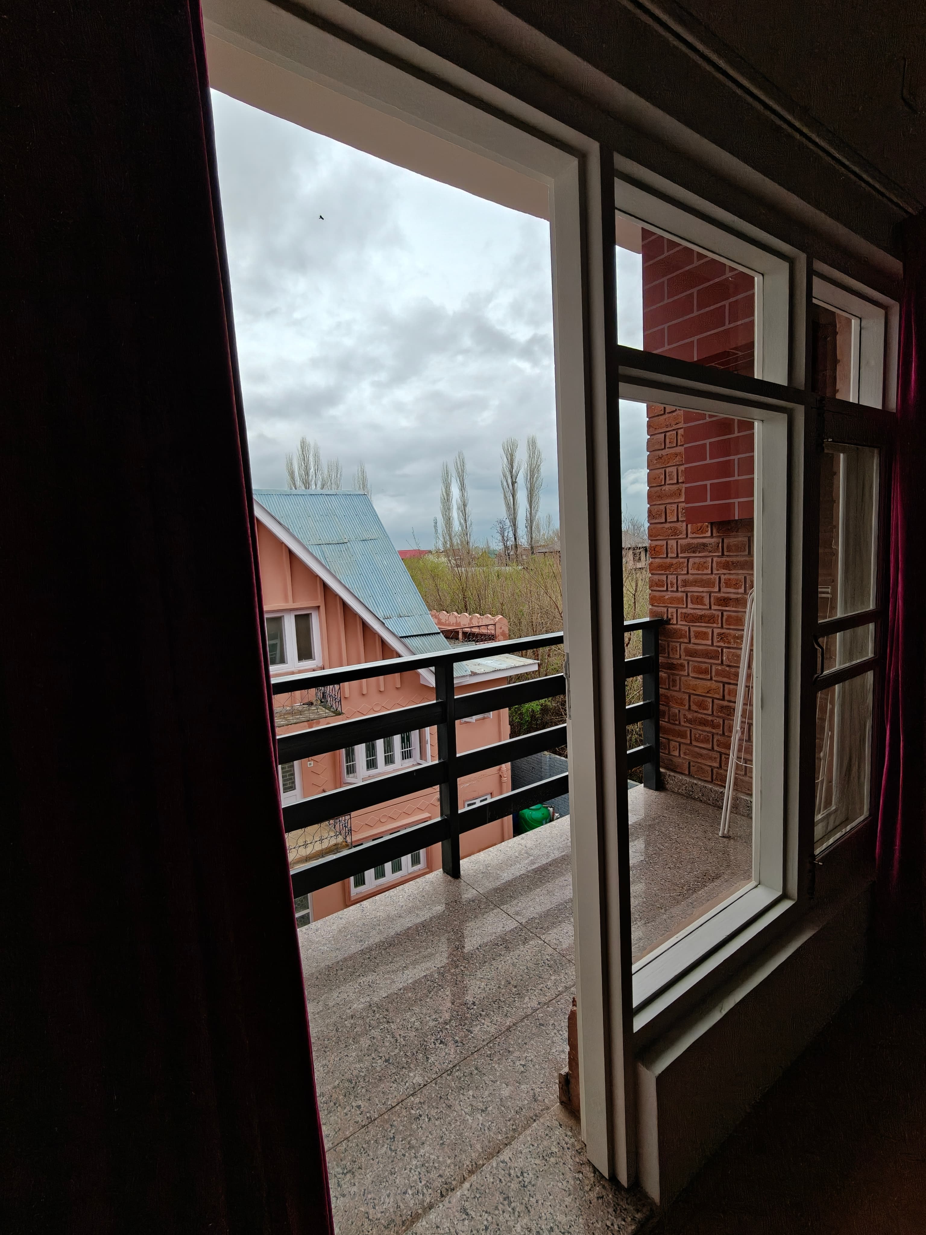 Mehfil (2B) — Maskan apartment, Srinagar