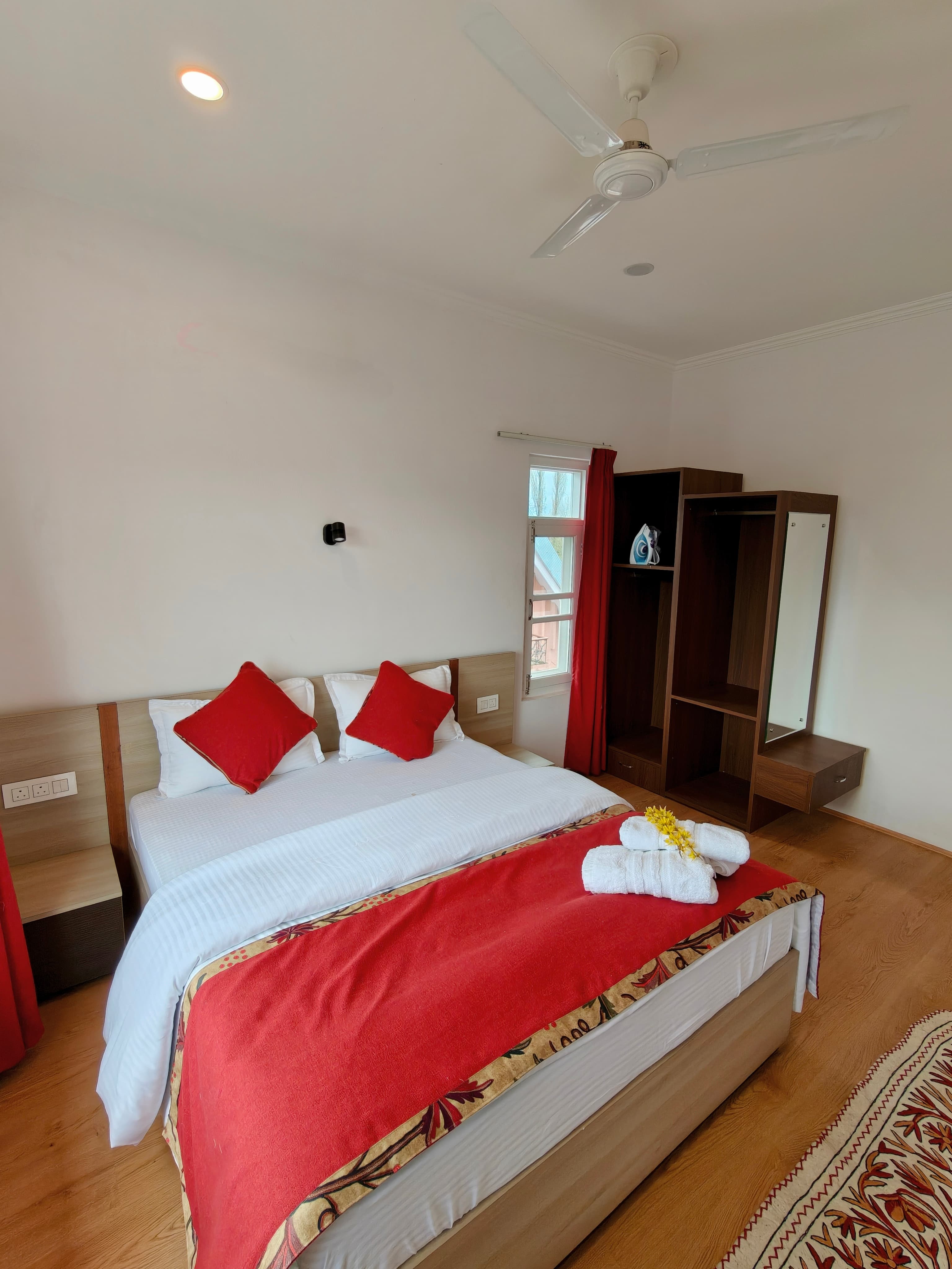 Mehfil (2B) — Maskan apartment, Srinagar