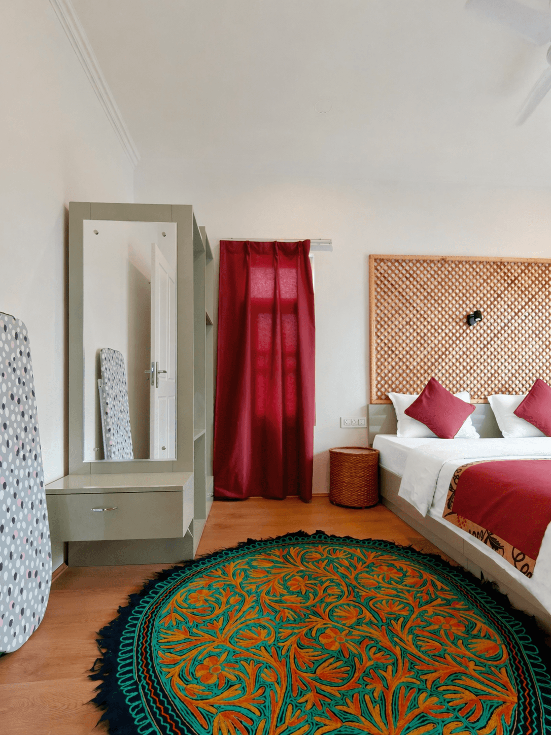 Mehfil (2B) — Maskan apartment, Srinagar