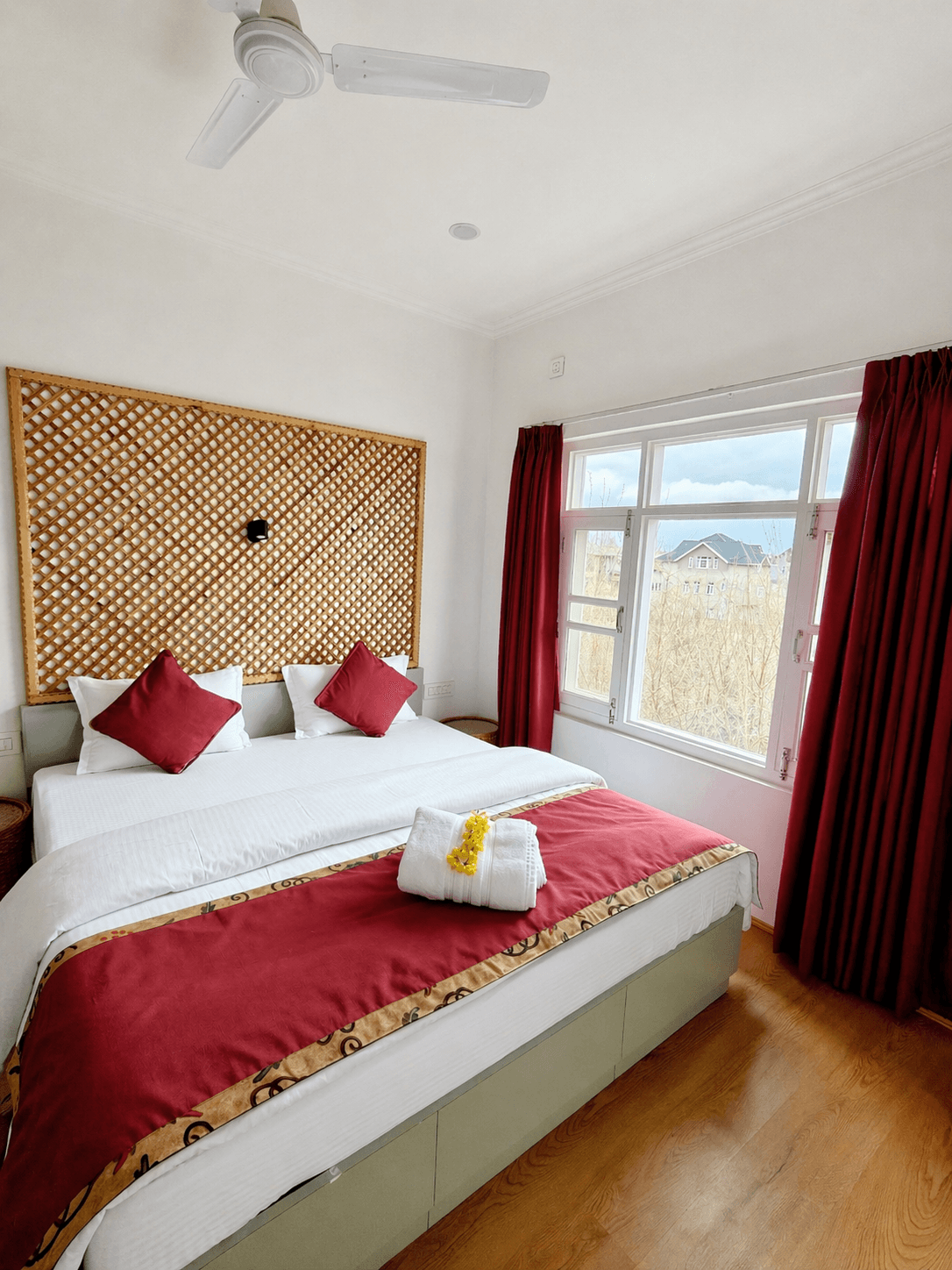 Mehfil (2B) — Maskan apartment, Srinagar