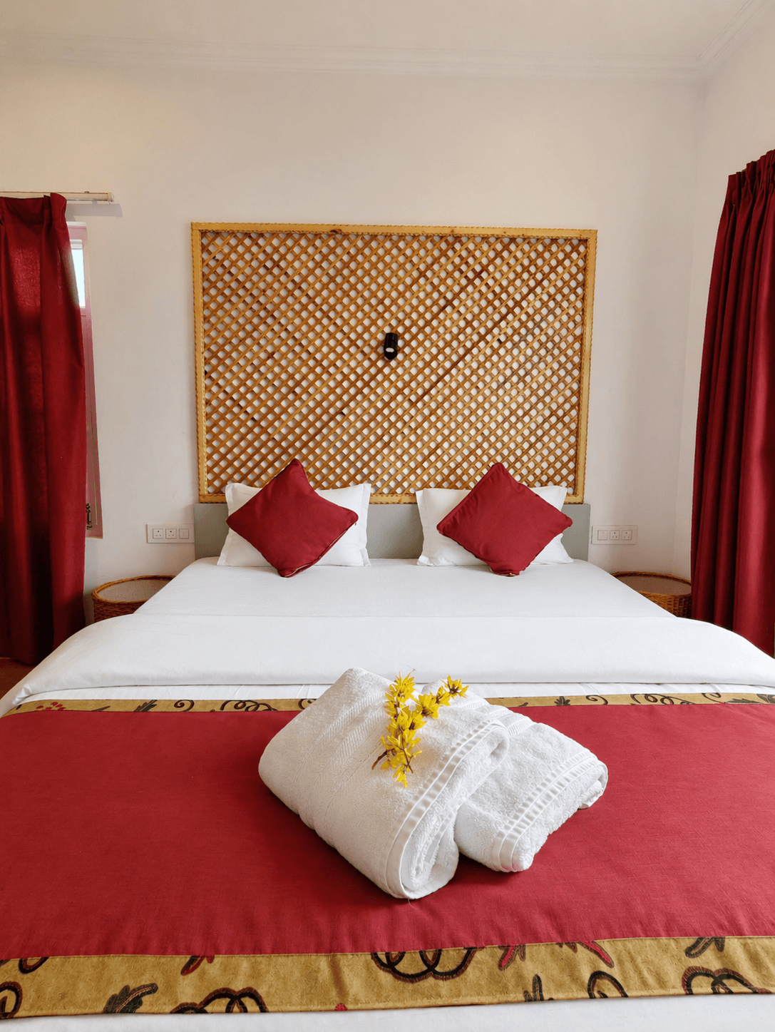 Mehfil (2B) — Maskan apartment, Srinagar