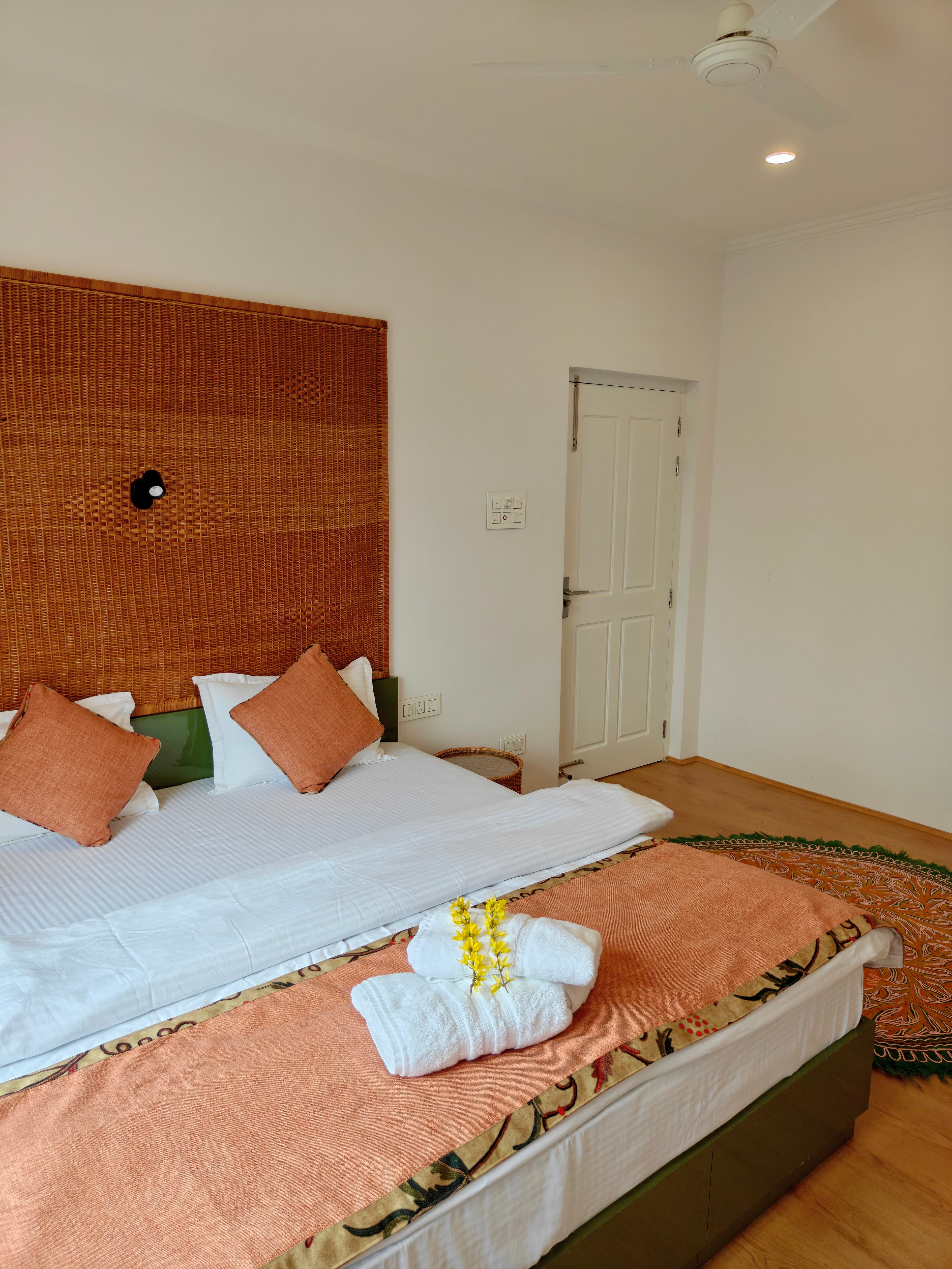 Rivaaz (2C) — Maskan apartment, Srinagar
