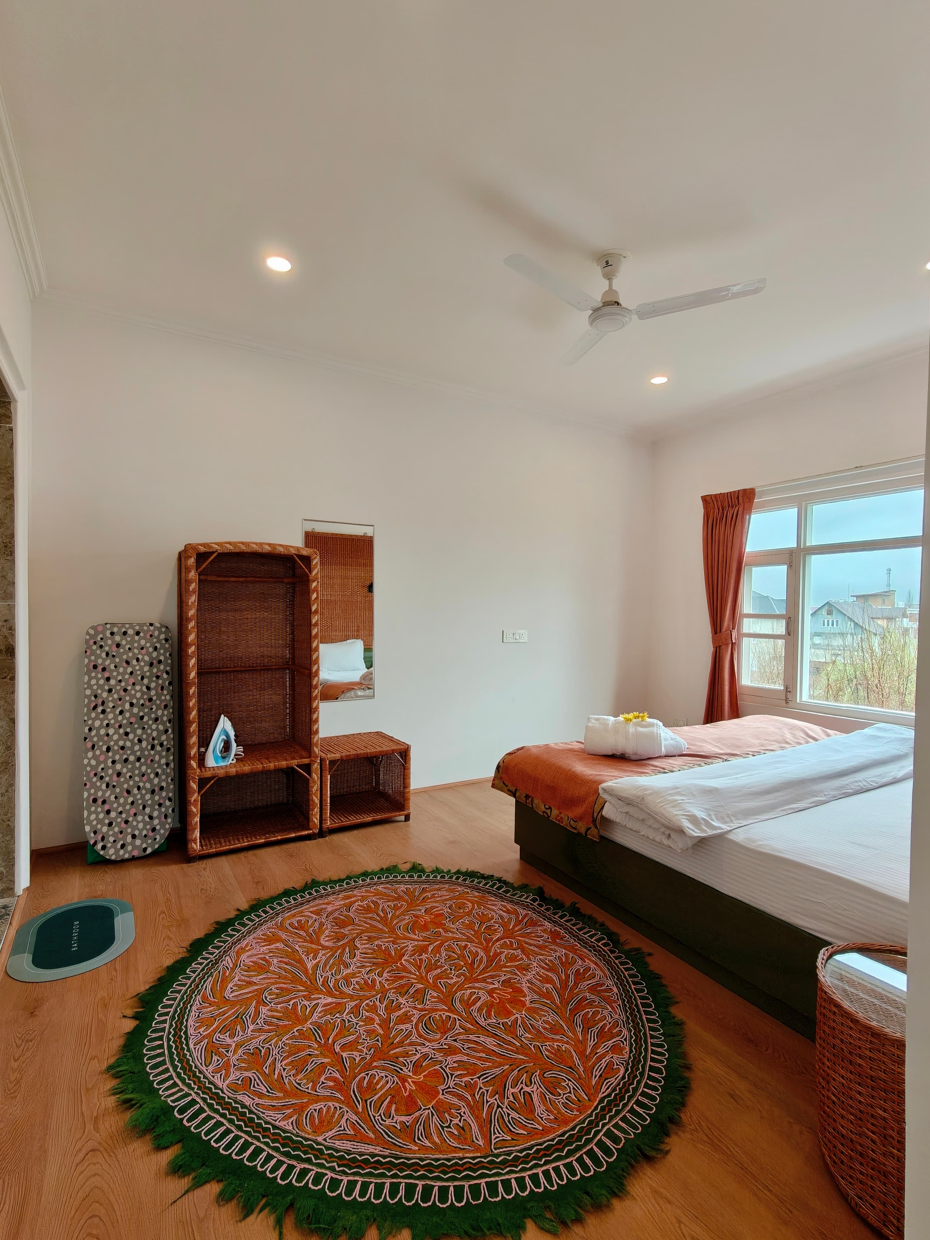 Rivaaz (2C) — Maskan apartment, Srinagar