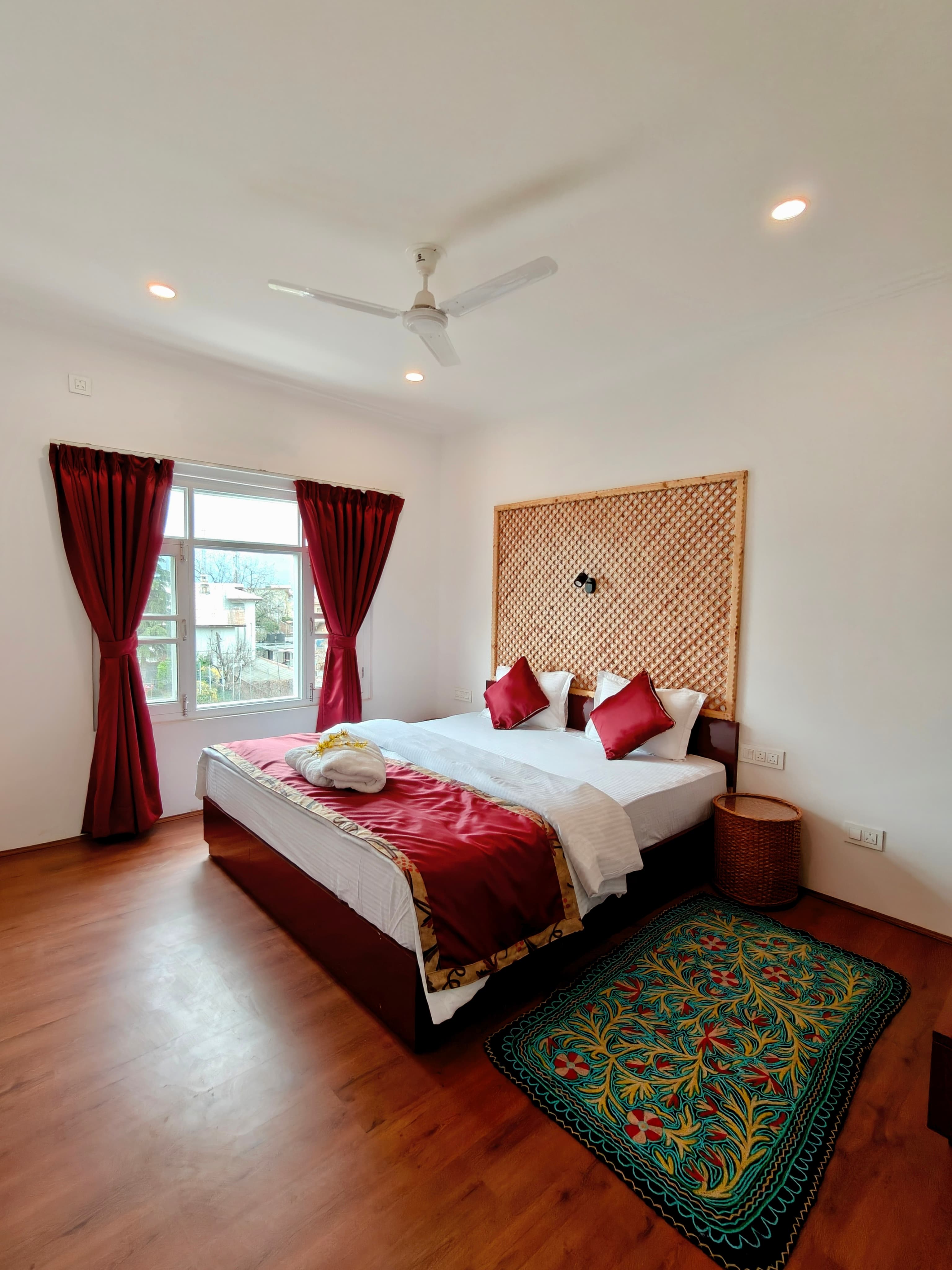 Bahaar (2A) — interior detail, Maskan homestay in Barzulla, Srinagar